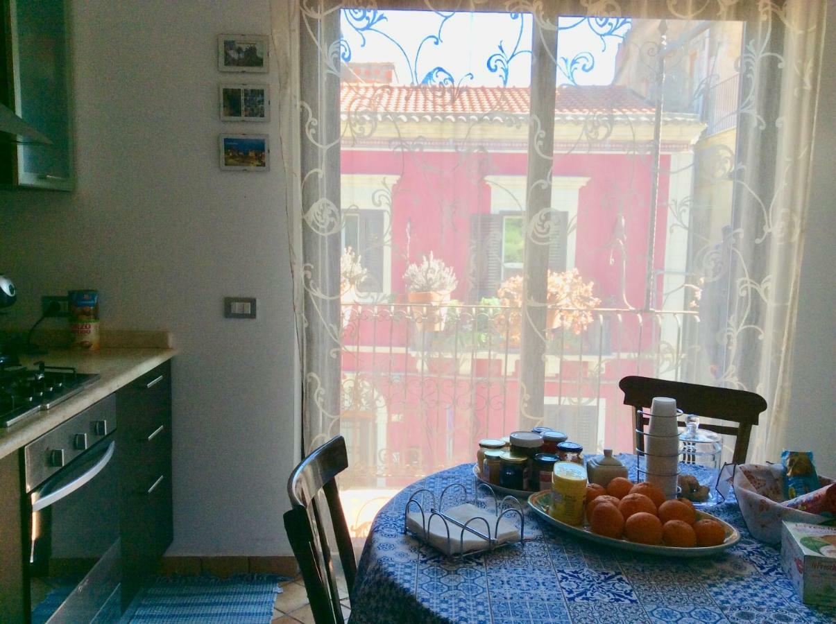 B&B Domus Candida Calatabiano Eksteriør billede